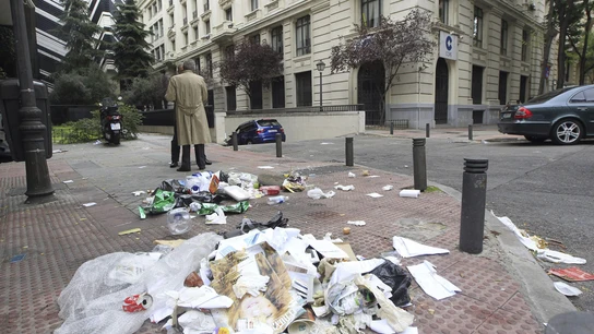 El ayuntamiento de Madrid tilda de "guerrilla urbana" la huelga de recogida de basuras El ayuntamiento de Madrid tilda de "guerrilla urbana" la huelga de recogida de basuras