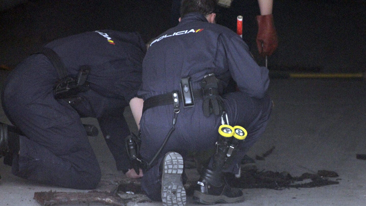 Un hombre apu&ntilde;ala a su pareja y a su hija de 14 a&ntilde;os y se intenta suicidar