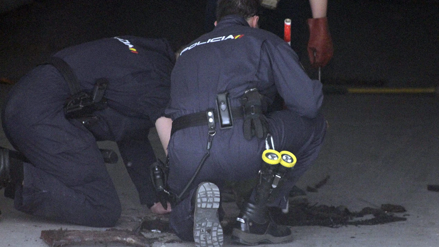 Un hombre apuñala a su pareja y a su hija de 14 años y se intenta suicidar Un hombre apuñala a su pareja y a su hija de 14 años y se intenta suicidar