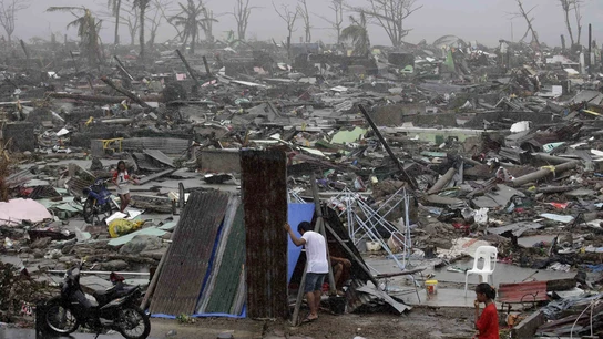 Las tormentas han destruido las comunicaciones Las tormentas han destruido las comunicaciones