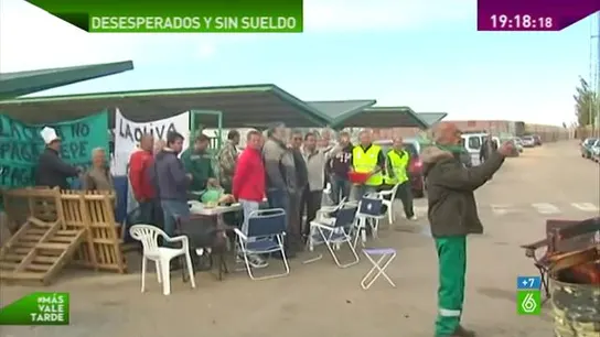 Acampados en la fábrica La Oliva Acampados en la fábrica La Oliva