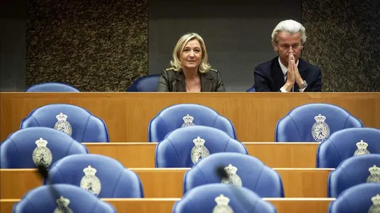 El líder del xenófobo Partido para la Libertad (PVV), Geert Wilders (dcha), y la líder del Frente Nacional francés, Marine Le Pen (izda) El líder del xenófobo Partido para la Libertad (PVV), Geert Wilders (dcha), y la líder del Frente Nacional francés, Marine Le Pen (izda)