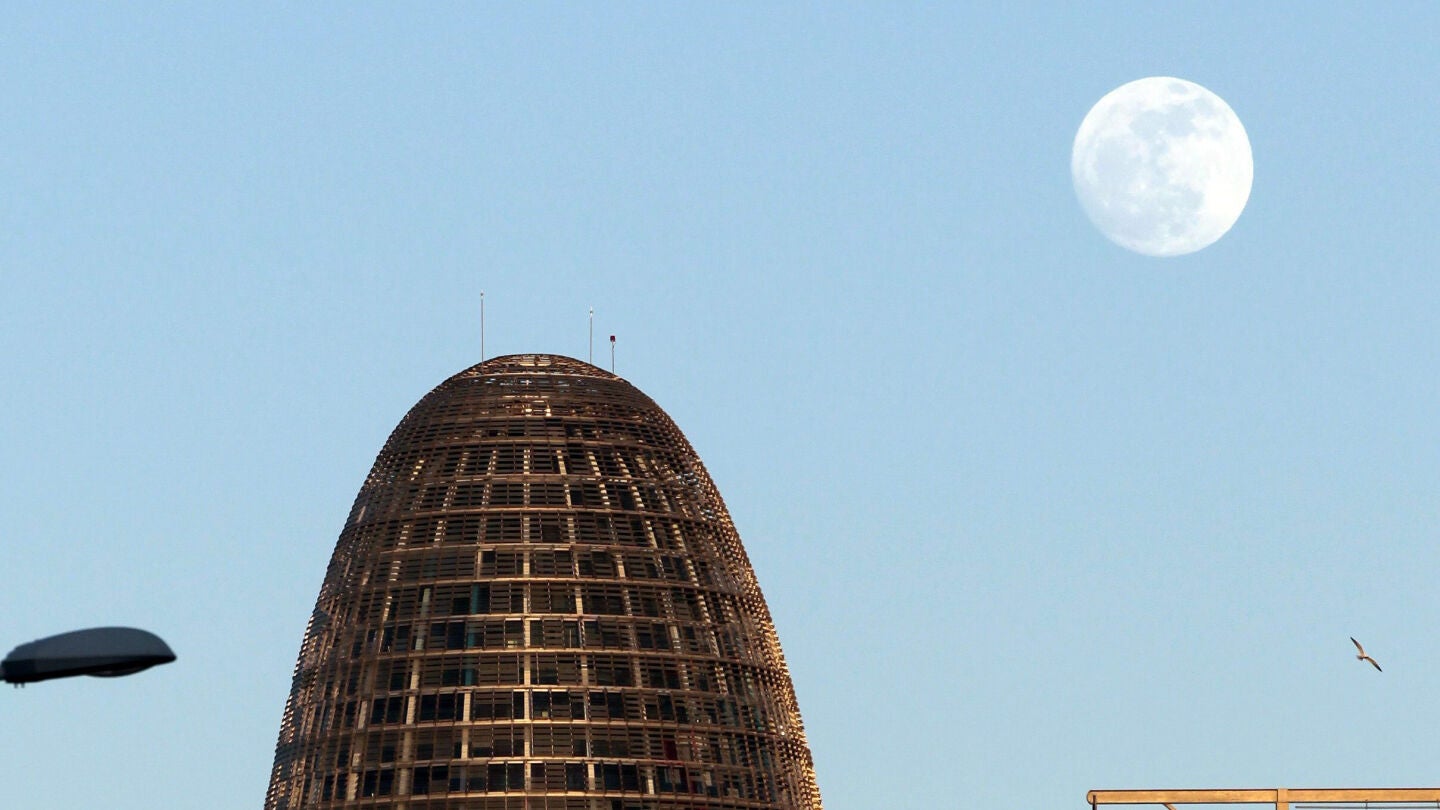 La Torre Agbar se convertir&aacute; en un hotel de lujo