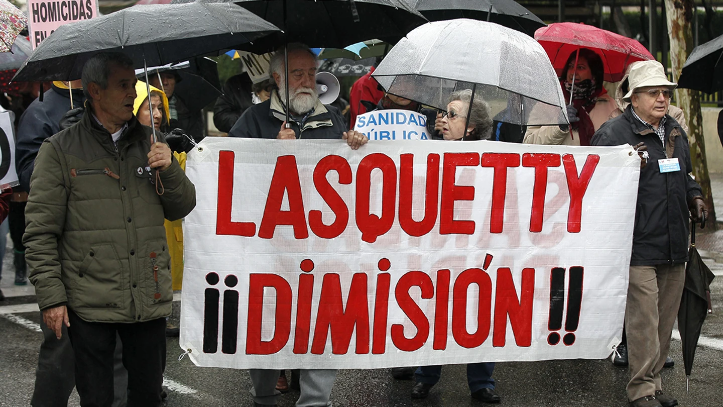 La marea blanca vuelve a salir para protestar contra la privatización de los hospitales madrileños La marea blanca vuelve a salir para protestar contra la privatización de los hospitales madrileños