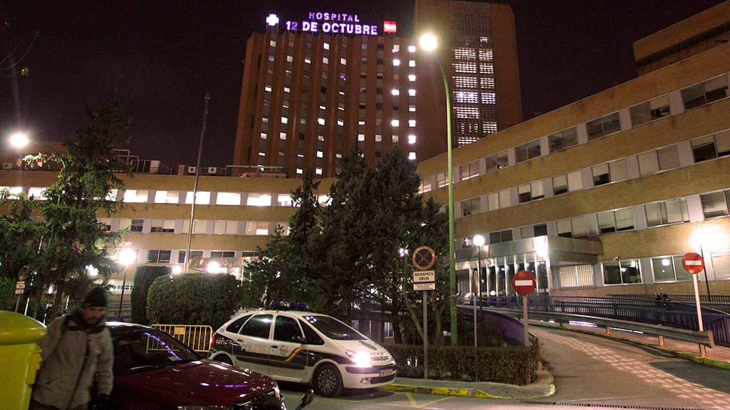 Un hombre apu&ntilde;ala a su pareja y se tira desde un tercer piso en Collado Villalba