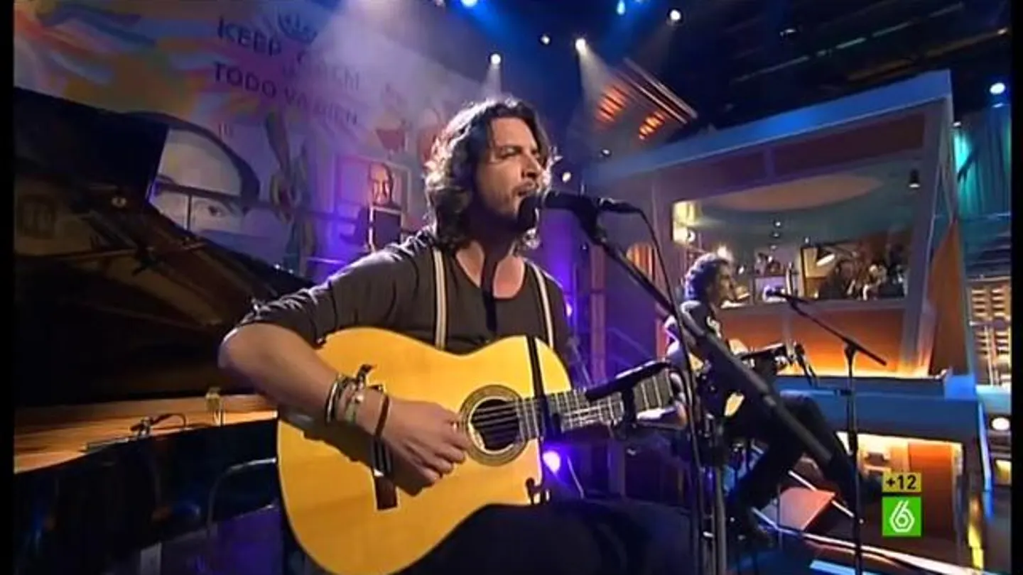 Manuel Carrasco canta en directo en 'En el aire' Manuel Carrasco canta en directo en 'En el aire'