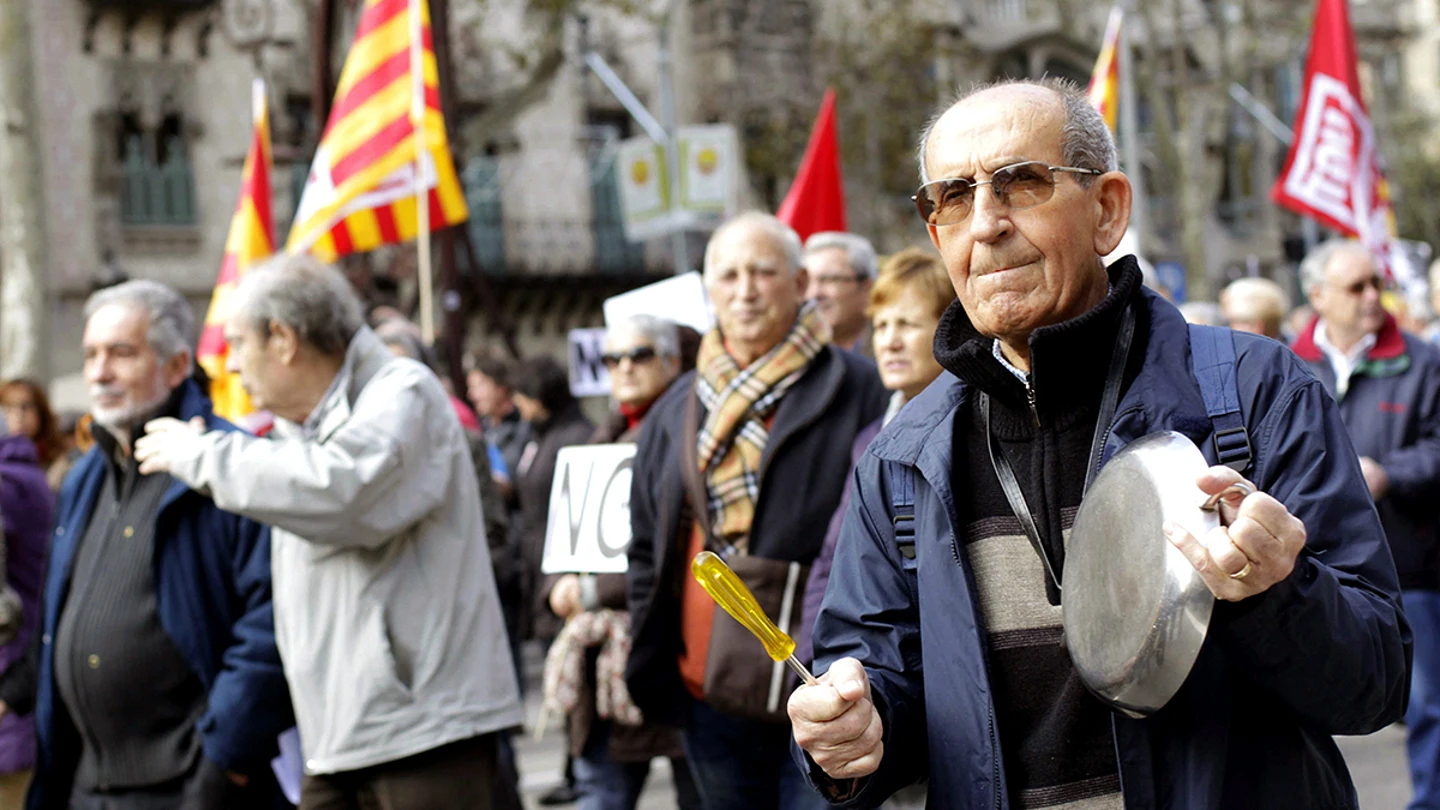 Miles de manifestantes protestan en Barcelona contra los recortes del Gobierno Miles de manifestantes protestan en Barcelona contra los recortes del Gobierno