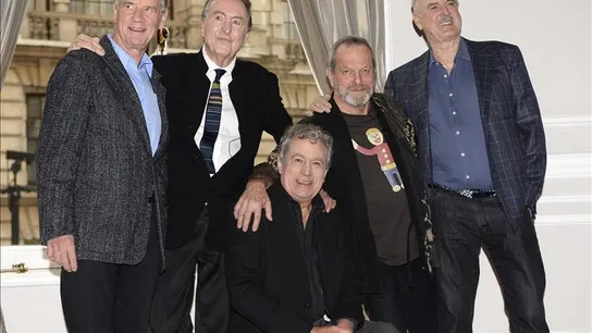 Los cinco componentes del grupo cómico británico Monty Python. Los cinco componentes del grupo cómico británico Monty Python.
