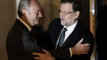 Alberto Fabra saluda a Mariano Rajoy