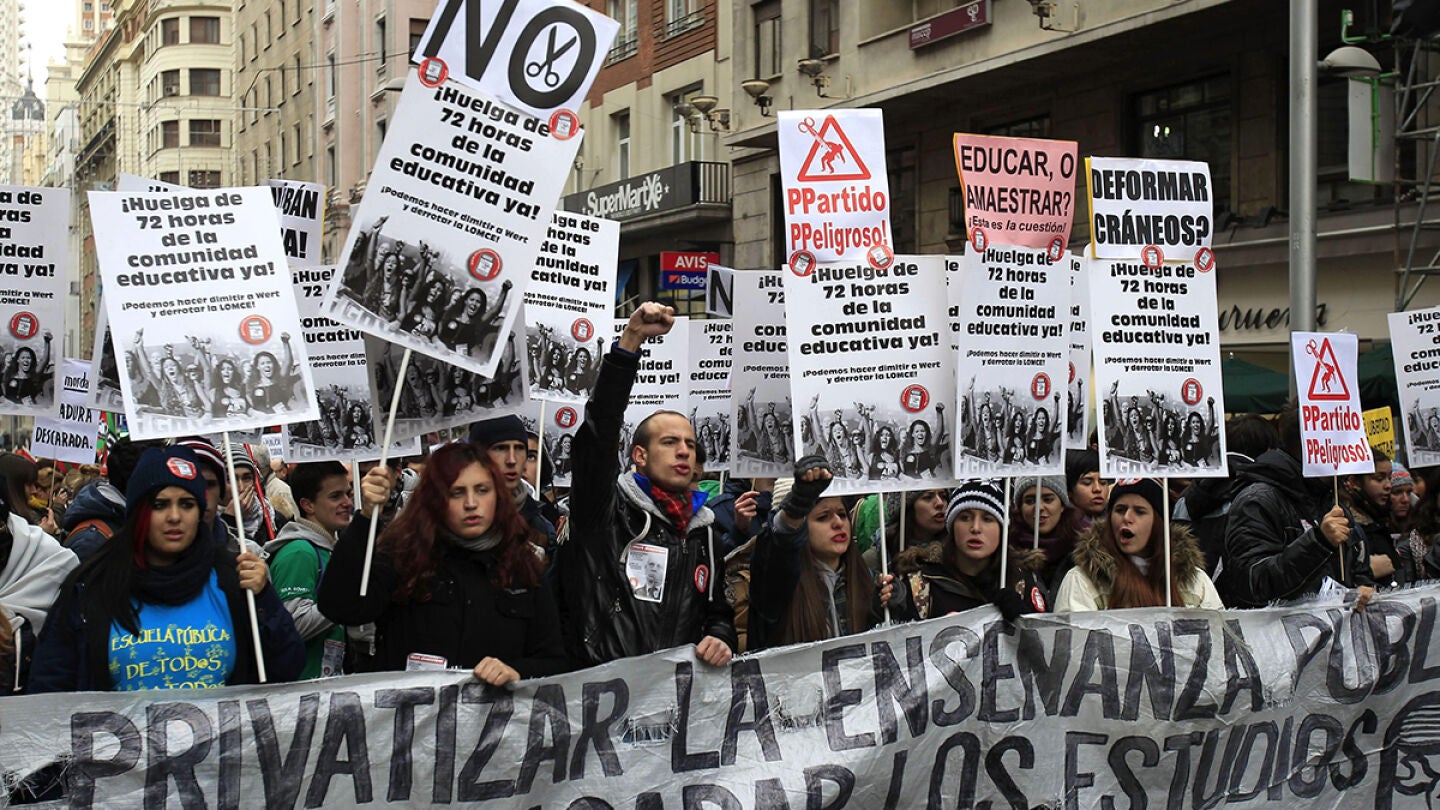 La 'marea verde' contra la nueva ley educativa del ministro Wert