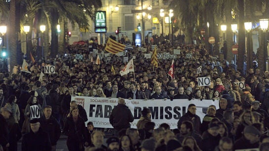 Multitudinaria protesta en Valencia por el cierre de Canal Nou