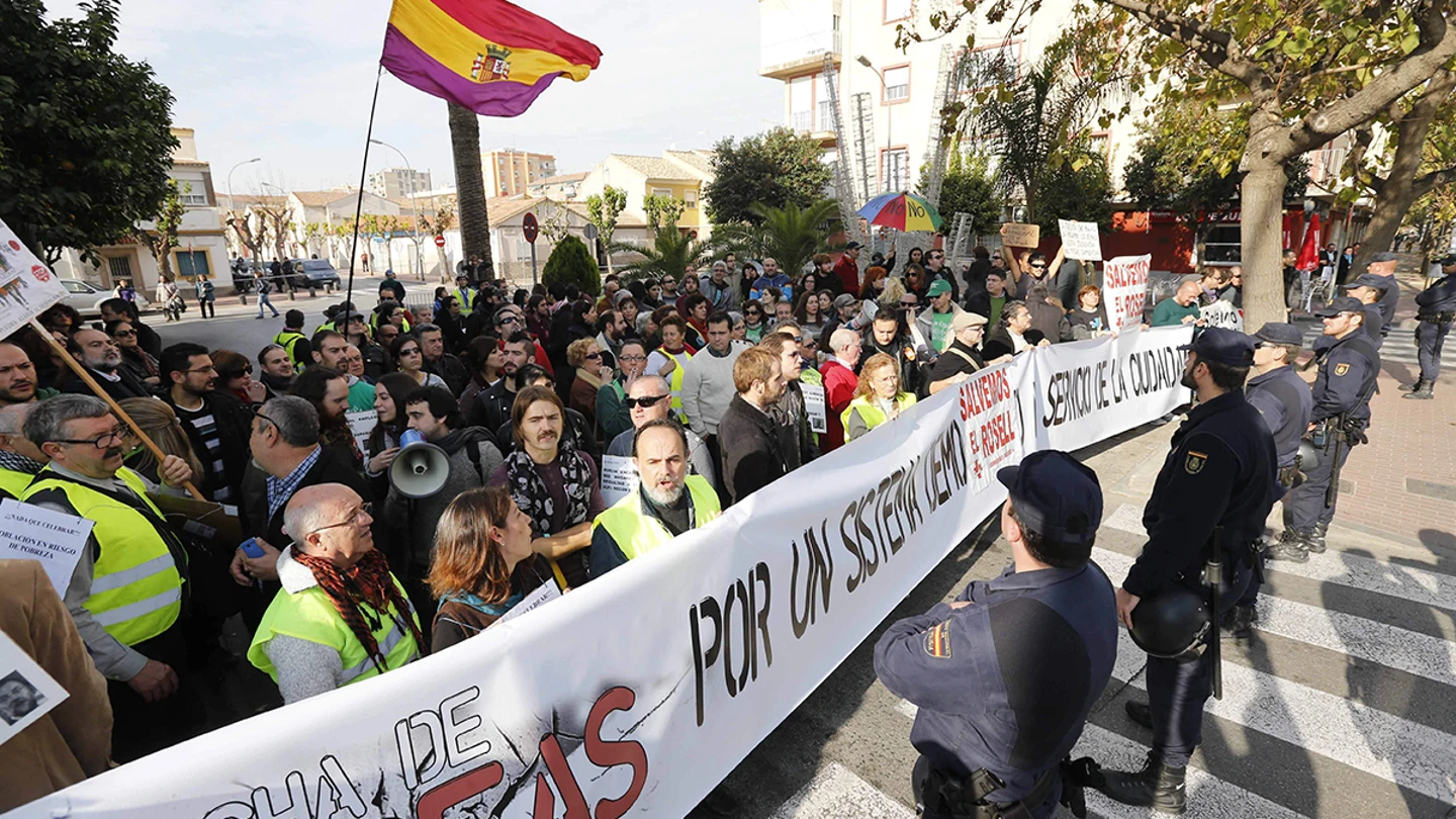 Dos detenidos por desórdenes públicos en las inmediaciones del auditorio en el que comparecía Rajoy Dos detenidos por desórdenes públicos en las inmediaciones del auditorio en el que comparecía Rajoy
