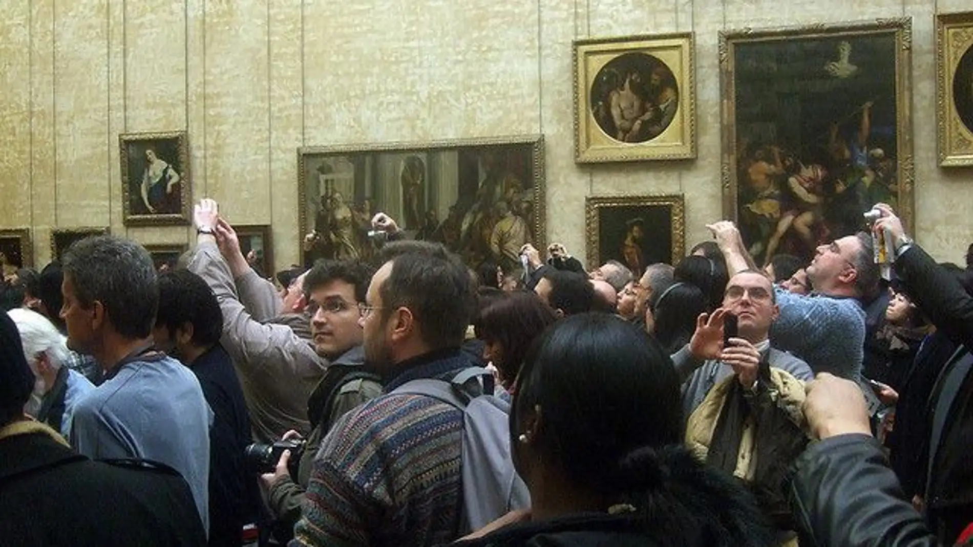 'Horror vacui' turístico en el Museo del Louvre