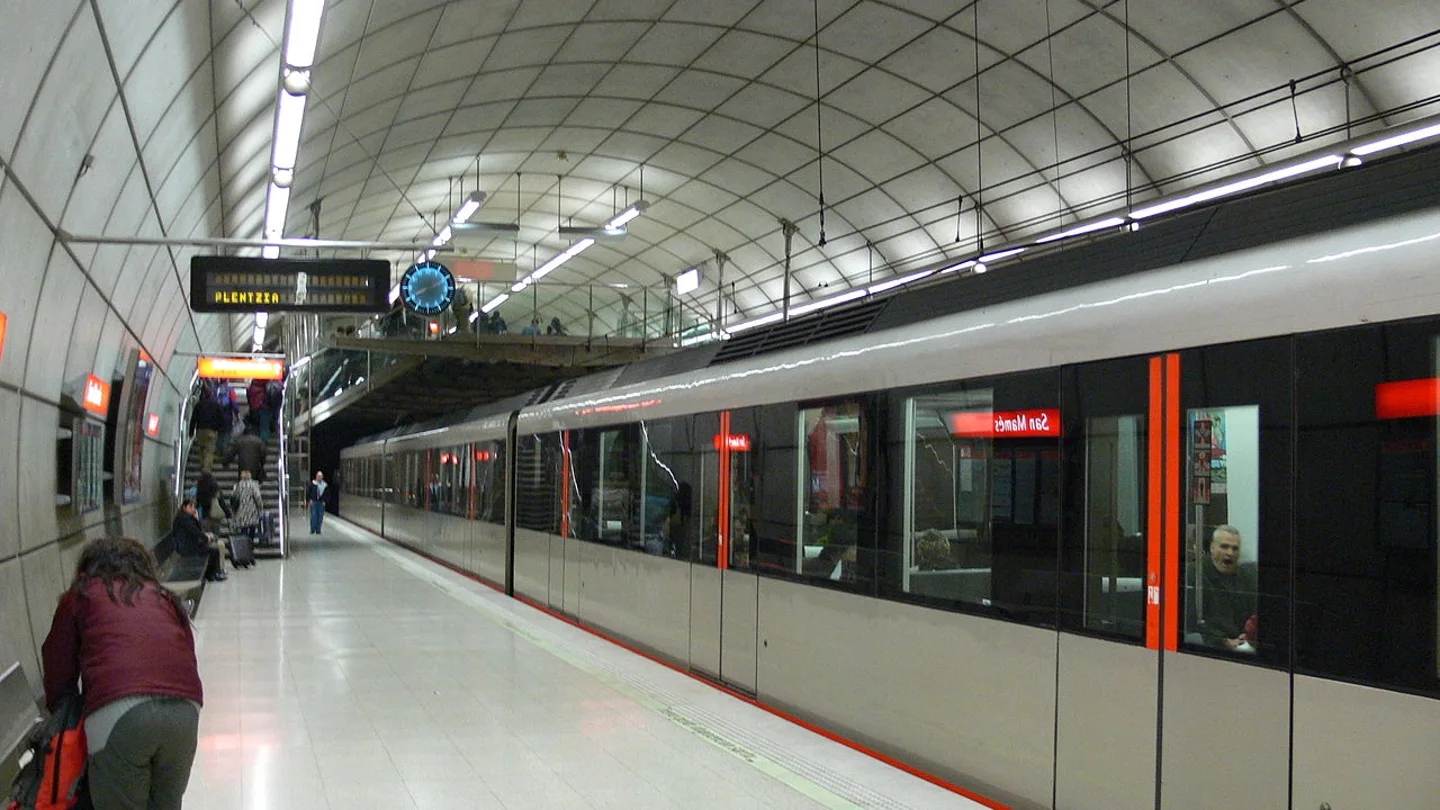 Metro de Bilbao Metro de Bilbao