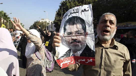 El expresidente Mursi llega a la Academia de Policía para la segunda sesión de su juicio El expresidente Mursi llega a la Academia de Policía para la segunda sesión de su juicio