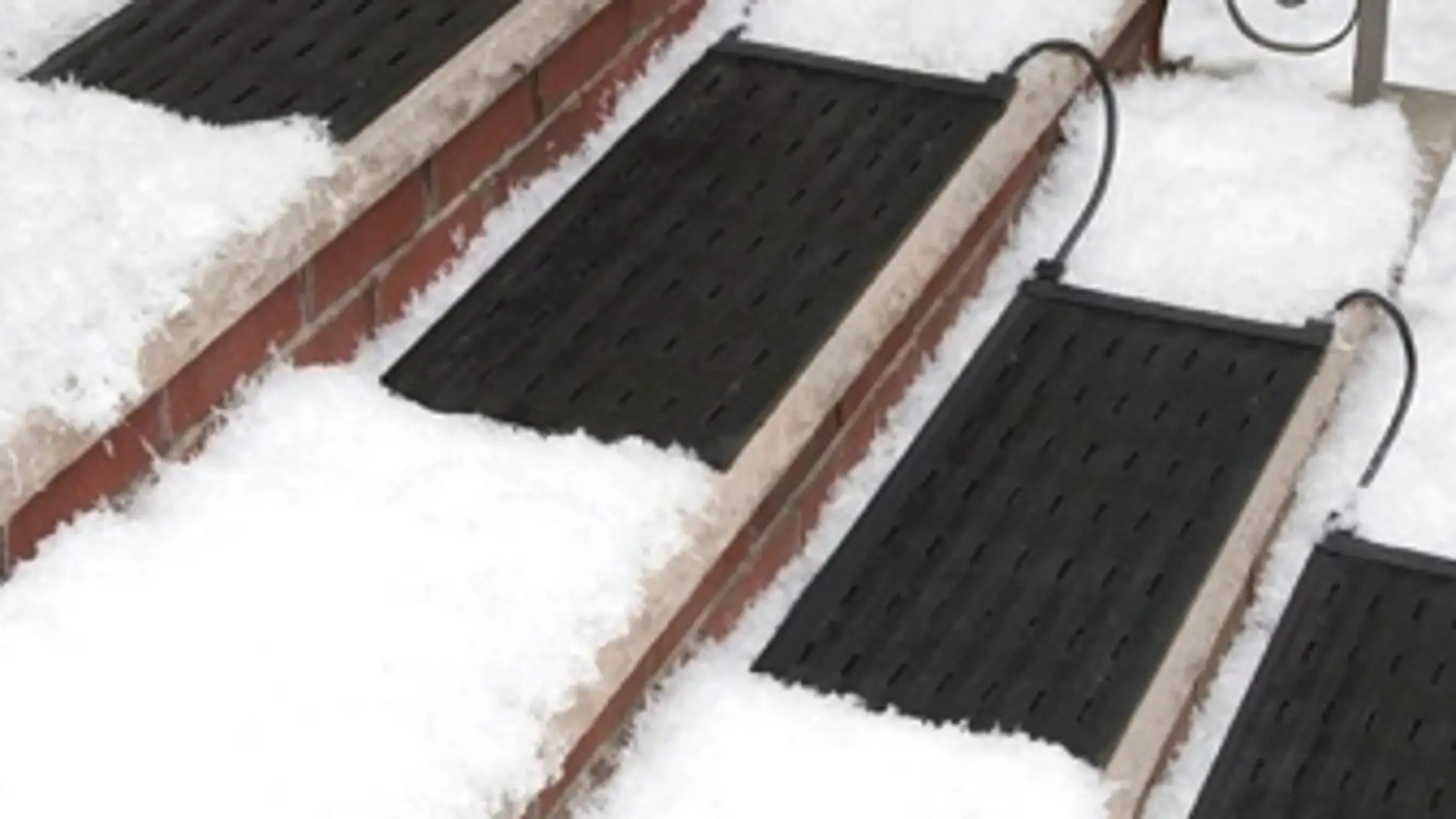Estos peldaños evitarán que tus escaleras se pueblen de nieve