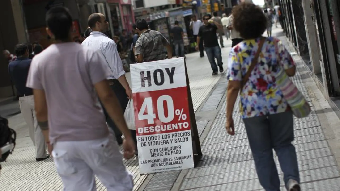 Detalle del cartel de un almacén en el centro de Buenos Aires (Argentina) Detalle del cartel de un almacén en el centro de Buenos Aires (Argentina)