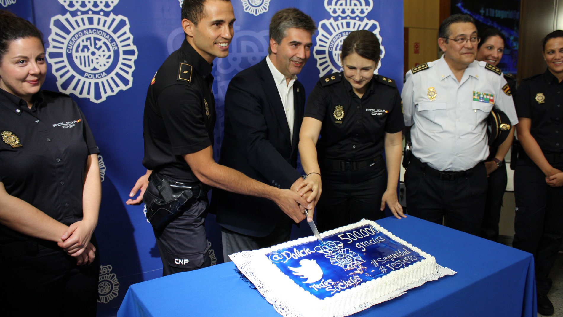 La Policía, celebrando sus buenas cifras en Twitter