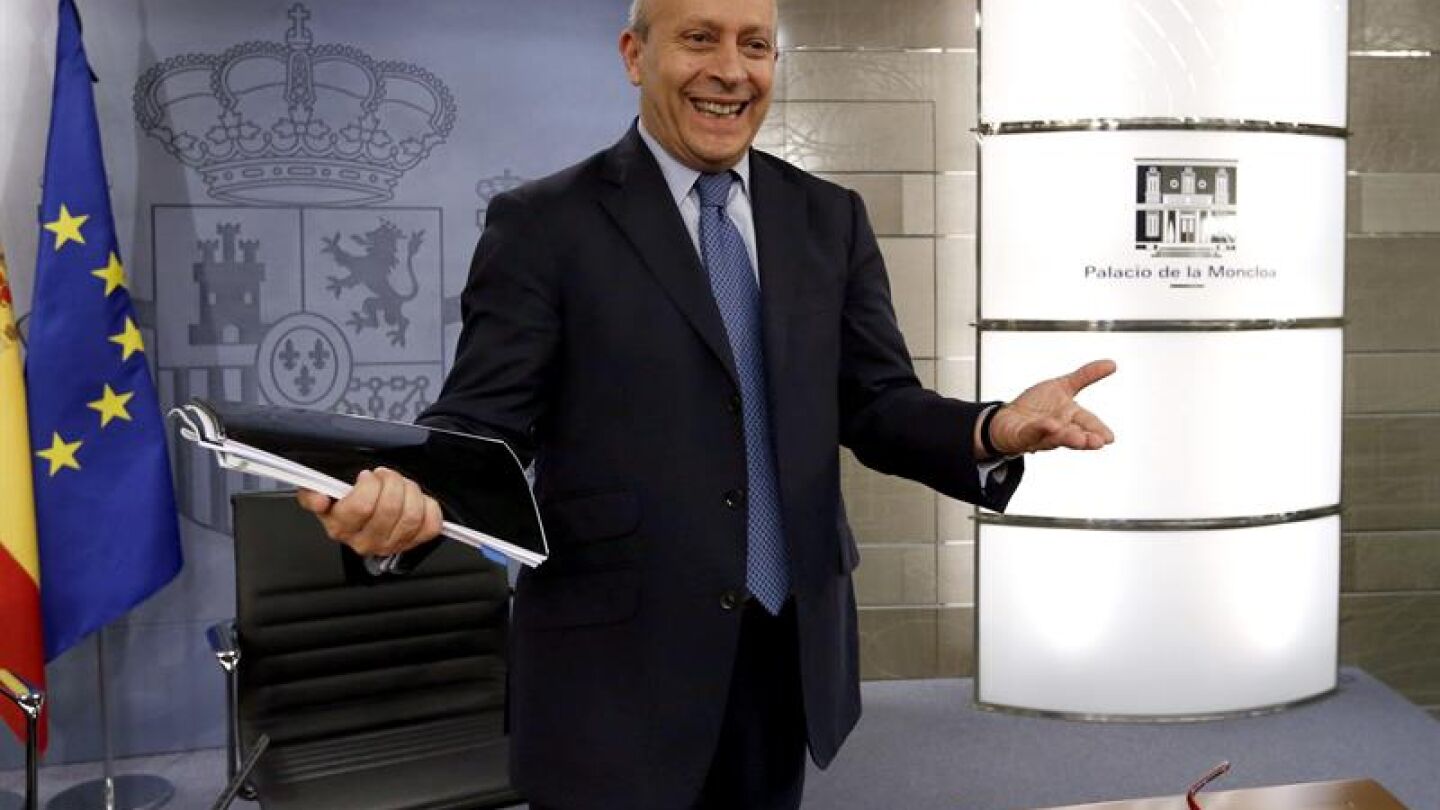 Jos&eacute; Ignacio Wert ante los medios de comunicaci&oacute;n en la Moncloa