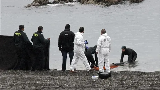 Localizan el cadáver de un inmigrante en las aguas de Ceuta Localizan el cadáver de un inmigrante en las aguas de Ceuta