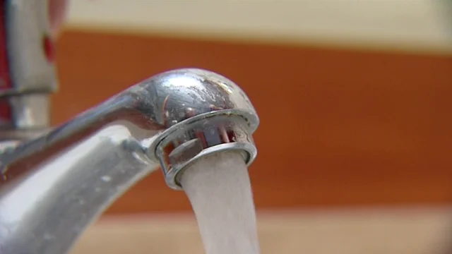 Los precios del agua varían en España