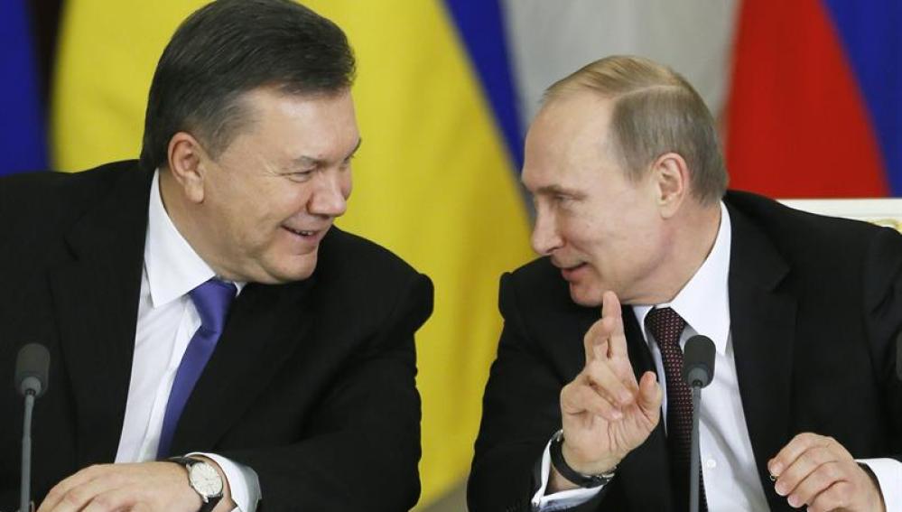 Víktor Yanukóvich y Putin en un encuentro que mantuvieron en mayo de 2013