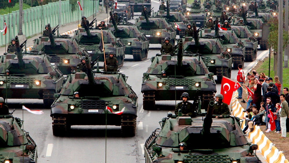 Tanques de las fuerzas armadas turcas