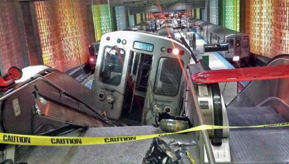 El descarrilamiento de un tren en Chicago deja 30 heridos leves