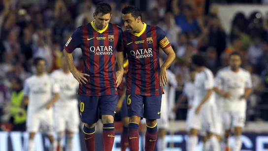 Xavi habla con Messi Xavi habla con Messi