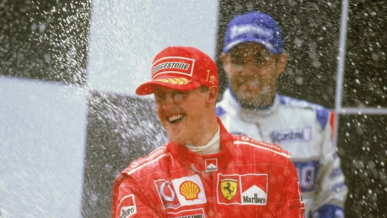 Schumacher celebra su victoria en Montmeló en 2003 Schumacher celebra su victoria en Montmeló en 2003