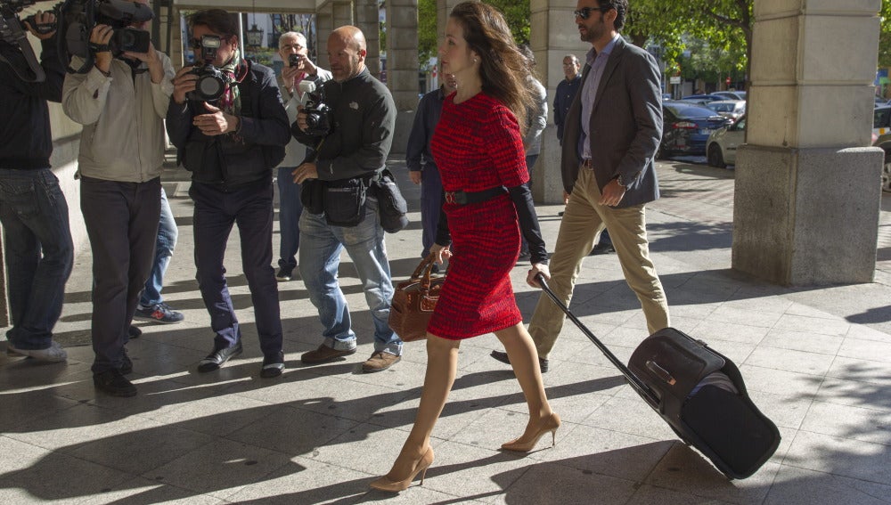 La juez de los ERE, Mercedes Alaya, a su llegada a los juzgados de Sevilla