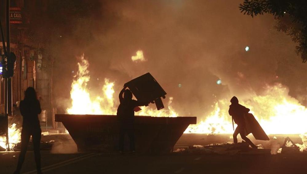 Disturbios tras las protestas contra la demolición del inmueble de Can Vies