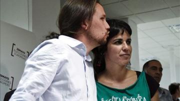 Teresa Rodríguez junto a Pablo Iglesias