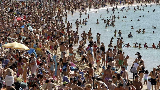 La Concha, repleta de bañistas La Concha, repleta de bañistas
