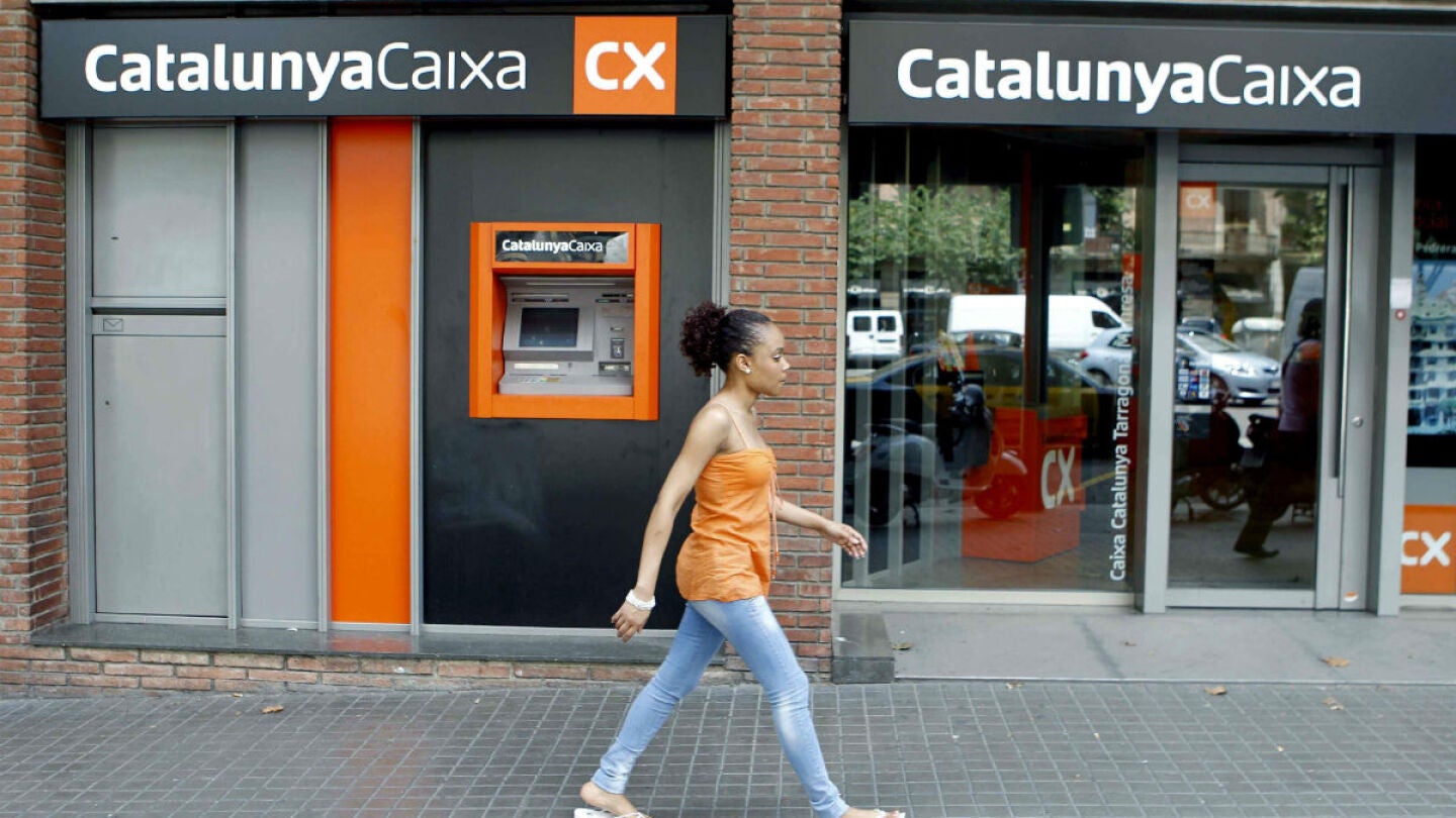 Una sucursal de Cataluya Caixa, marca comercial de Catalunya Banc, en Barcelona