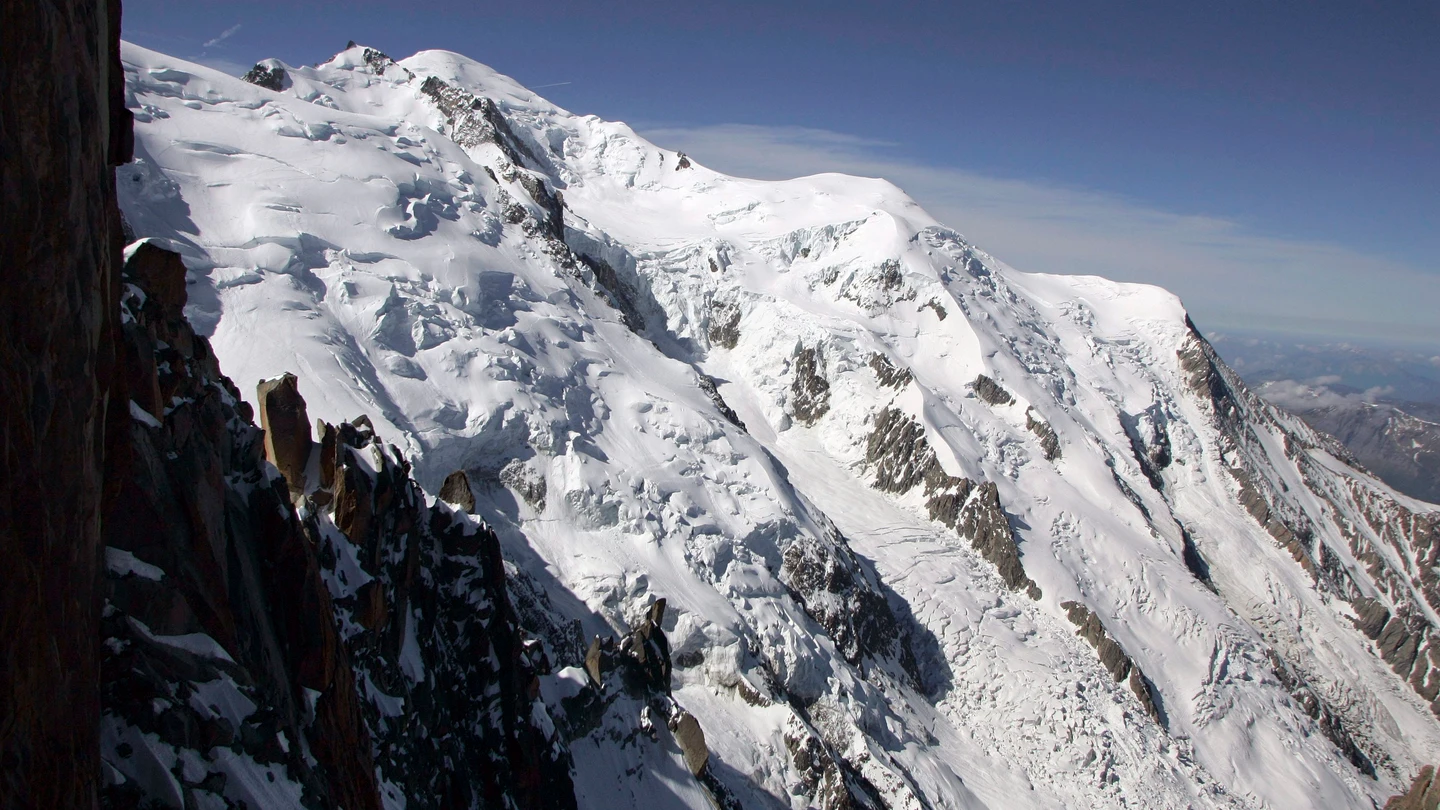 Vista del principal pico del Mont Blanc en Francia Vista del principal pico del Mont Blanc en Francia