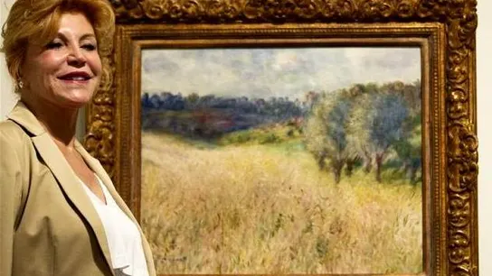 Carmen Cervera posa con un cuadro Carmen Cervera posa con un cuadro