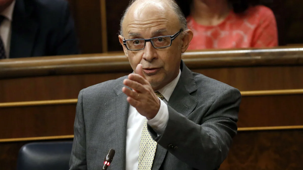 La Diputación Permanente del Congreso ha aprobado la comparecencia de Montoro