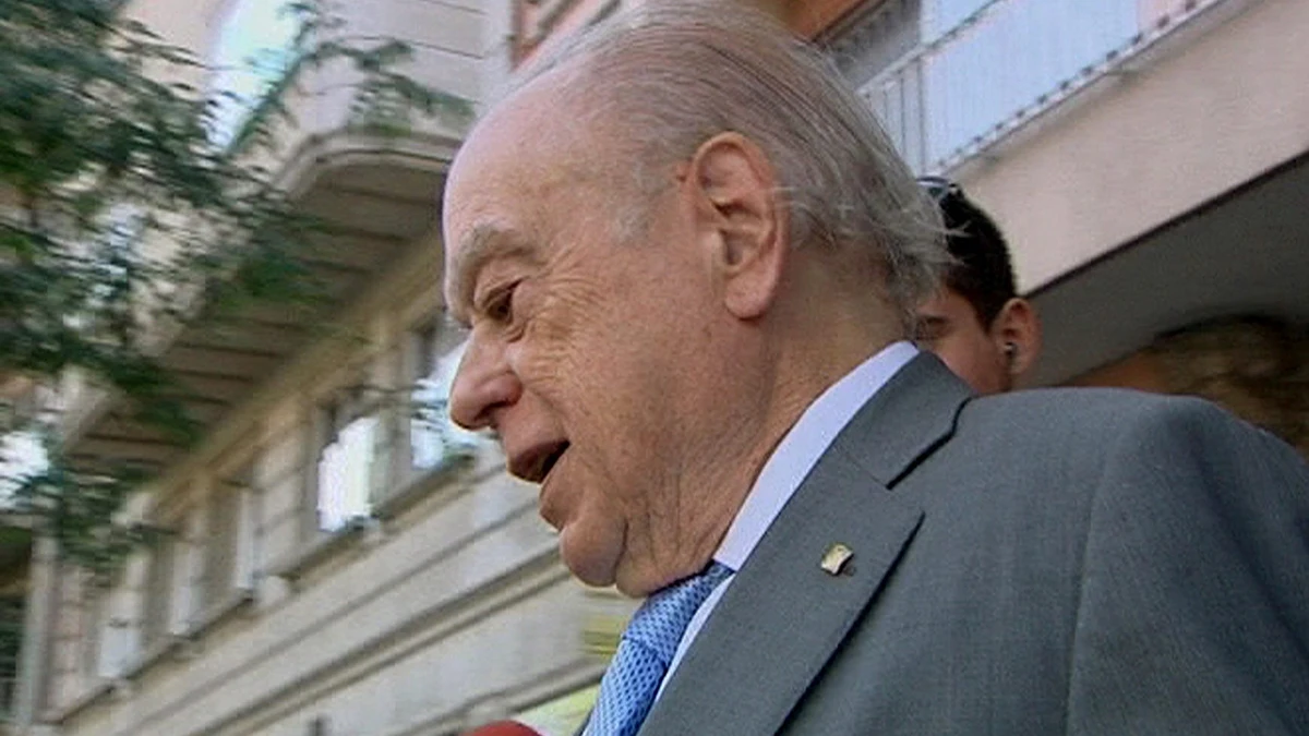 Jordi Pujol, saliendo de su casa