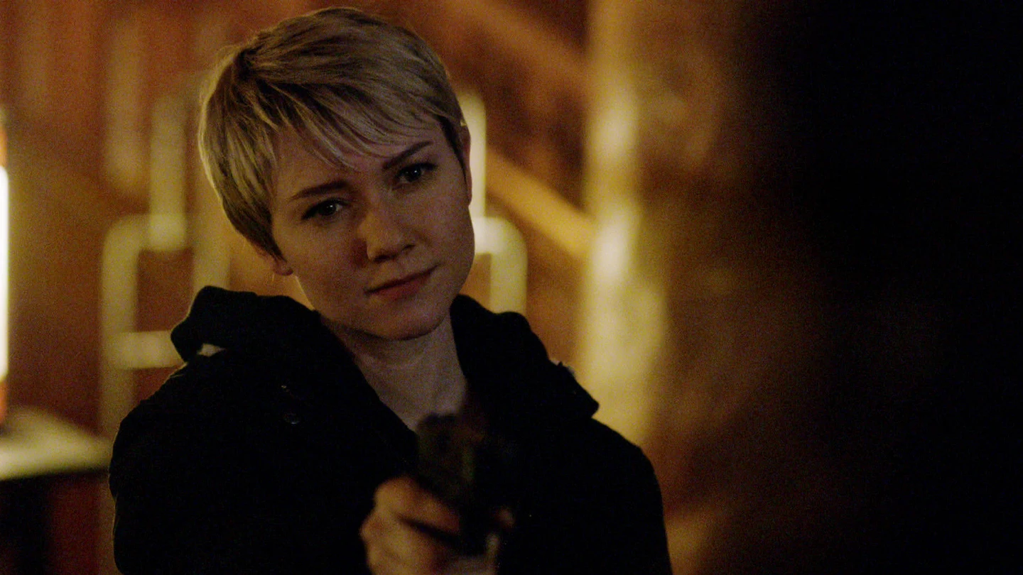 Emma desobedece las órdenes de mantener viva a Claire Emma desobedece las órdenes de mantener viva a Claire