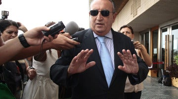 Carlos Fabra, a su salida de la Audiencia Provincial