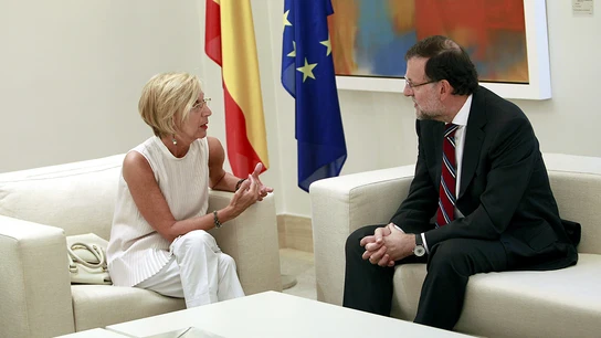 Rosa Díez dialoga con Mariano Rajoy durante su reunión Rosa Díez dialoga con Mariano Rajoy durante su reunión