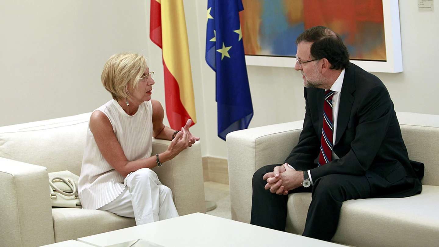 Rosa Díez dialoga con Mariano Rajoy durante su reunión Rosa Díez dialoga con Mariano Rajoy durante su reunión