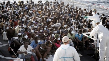 Inmigrantes rescatados este fin de semana en aguas italianas