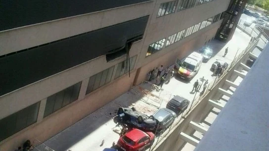 Un coche se ha precipitado al vacío Un coche se ha precipitado al vacío