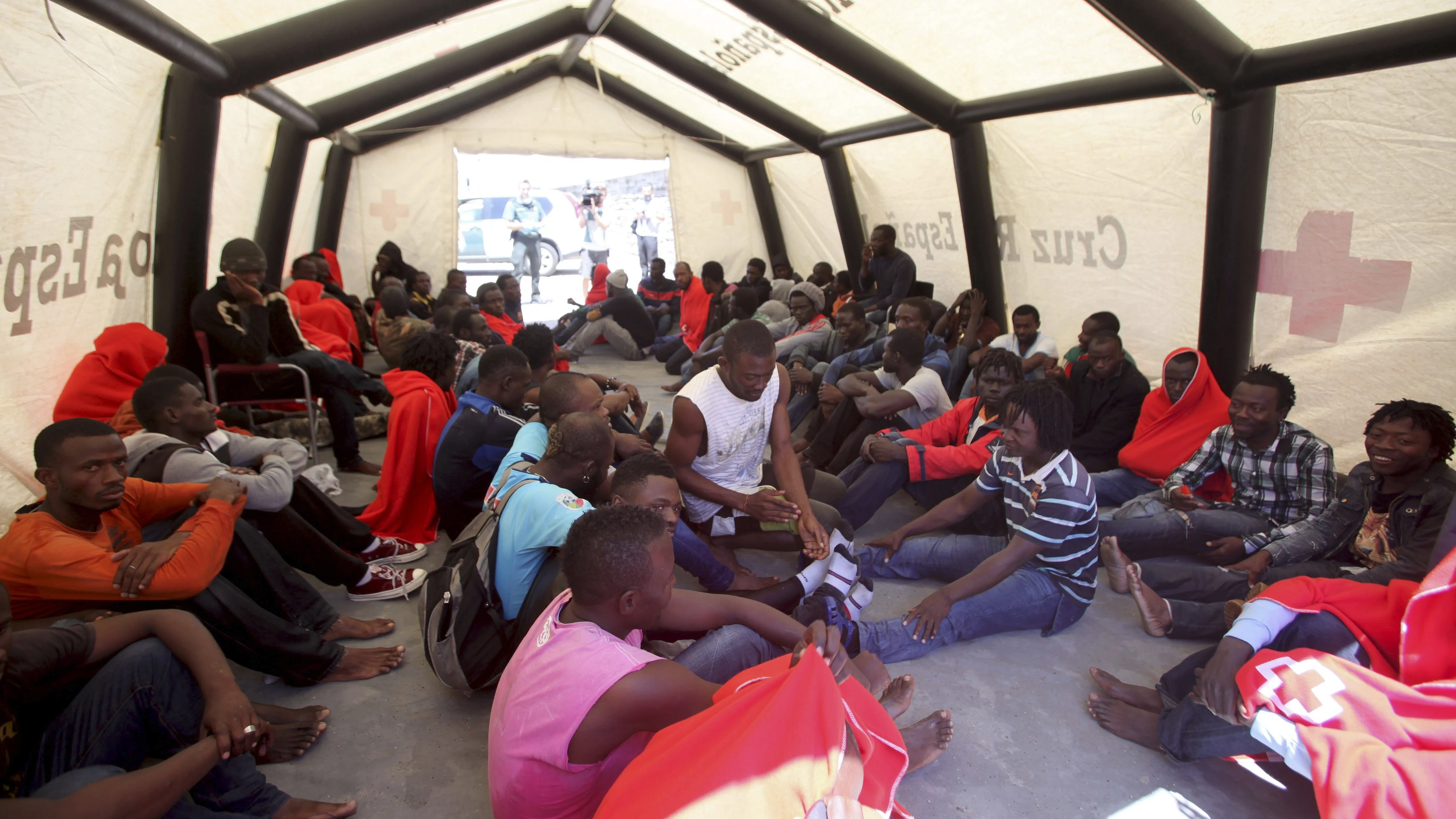 La embarcación de salvamento Caliope a su llegada al puerto de Tarifa La embarcación de salvamento Caliope a su llegada al puerto de Tarifa