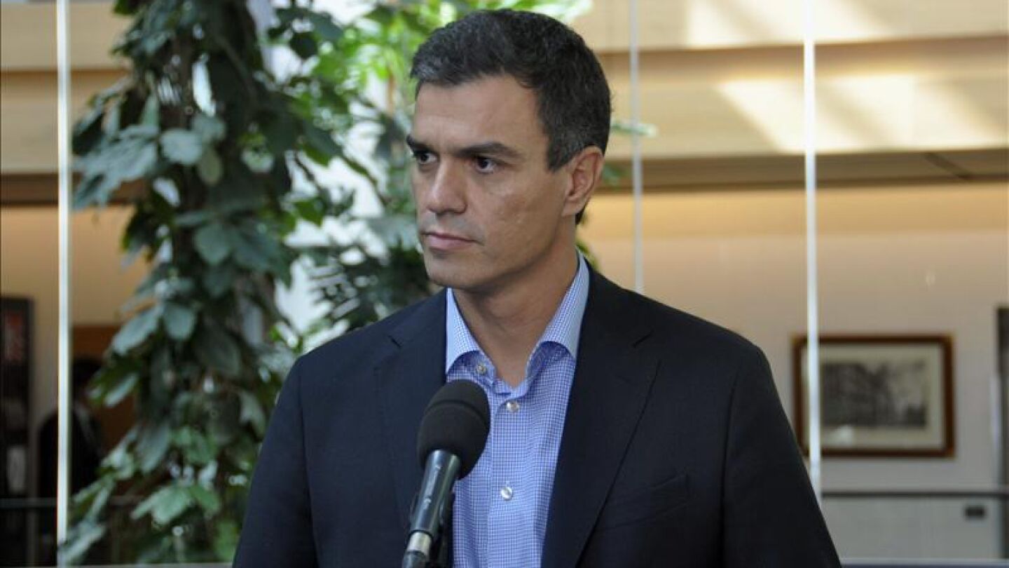Pedro S&aacute;nchez se dirige a los medios