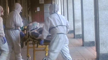 Los sanitarios atienden un posible caso de ébola en Madrid