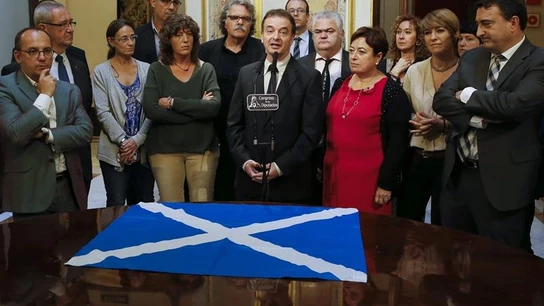 Alfred Bosch, junto a la bandera de Escocia en el Congreso de los Diputados Alfred Bosch, junto a la bandera de Escocia en el Congreso de los Diputados