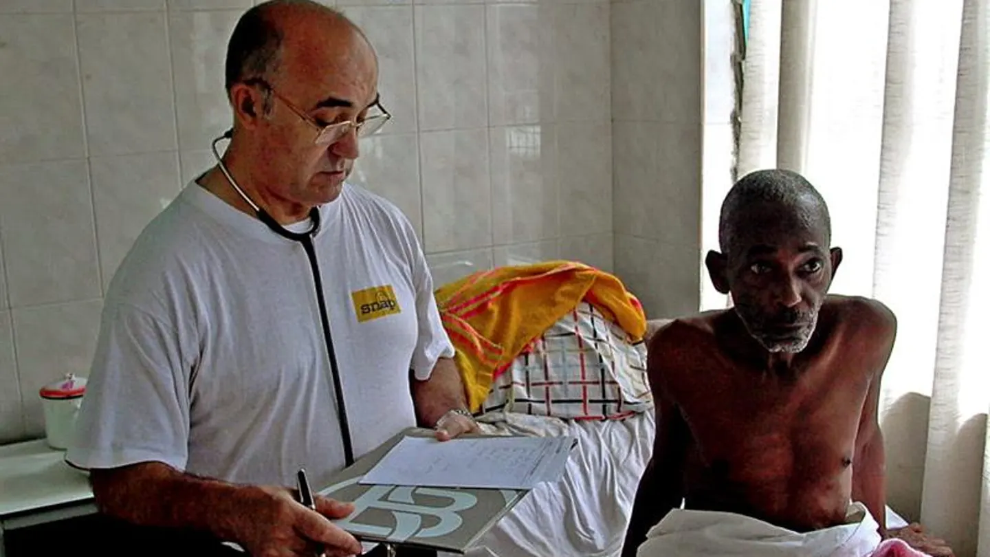 Manuel García Viejo, el misionero leonés infectado por el virus del Ébola Manuel García Viejo, el misionero leonés infectado por el virus del Ébola